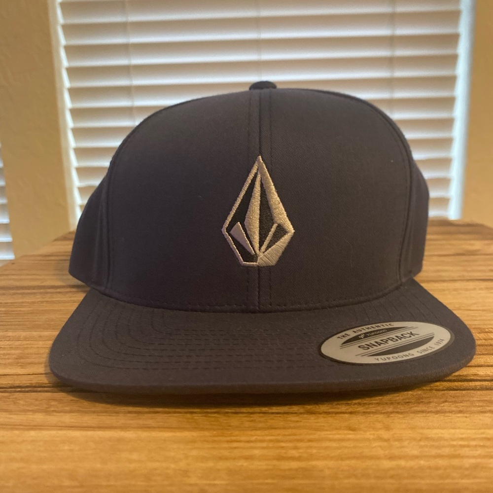 NWOT Volcom Navy Snapback Cap